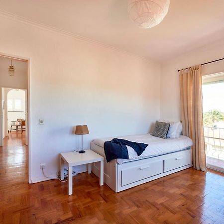 Bright Apartment With Garden In Cascais Extérieur photo
